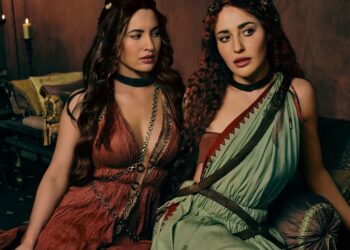 Kết nổ mắt 2 mỹ nhân siêu bốc lửa, ai sợ thì đi về