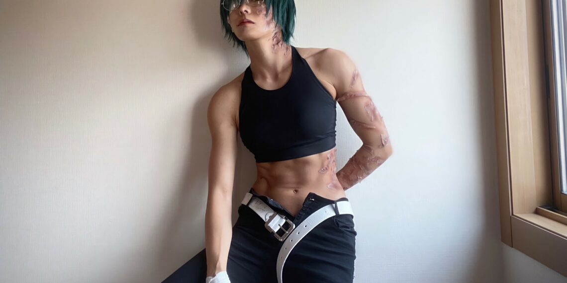 Chấn động màn cosplay Maki trong Jujutsu Kaisen thu về 1 triệu view vì vết sẹo quá thật