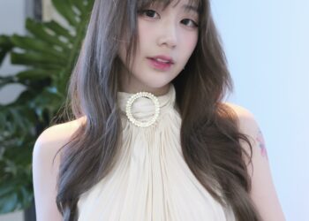 Ngắm nhan sắc “trong veo” của nữ coser sở hữu gần 33 triệu tim trên TikTok