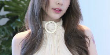 Ngắm nhan sắc “trong veo” của nữ coser sở hữu gần 33 triệu tim trên TikTok