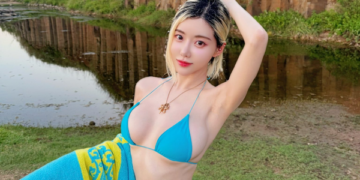 Nóng bừng trời đông với bộ ảnh tắm biển táo bạo của DJ Soda