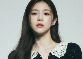 Ngắm trọn visual không góc chết của gương mặt “tỷ lệ kim cương” khiến 13 quốc gia mê mẩn trên Netflix