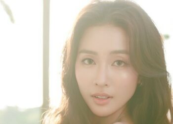 Khả Ngân xếp thứ 2, hạng 1 nhan sắc vạn người mơ ước