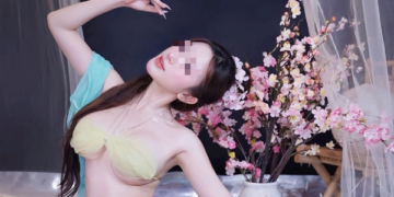 Chụp ảnh cổ trang theo phong cách “nội y”, hot girl khiến CĐM tranh cãi gay gắt