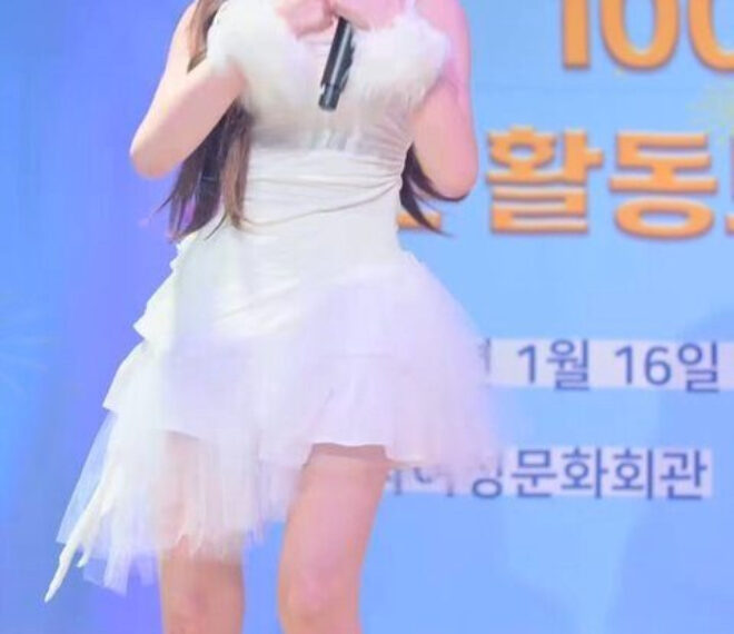 Sao nhí 15 tuổi “dao kéo” hỏng tới mức tự hủy nhan sắc