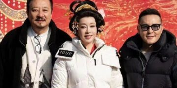 75 tuổi vẫn đóng thiếu nữ 16, không tự soi gương à?