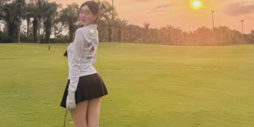 Đi đánh golf, nàng hoa hậu bất ngờ viral với outfit không thể táo bạo hơn
