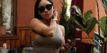 Bị chê bất lịch sự, nữ gymer phản bác đanh thép, thực hiện luôn một hành động “táo bạo” gây tranh cãi lớn