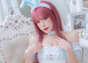 Chán nấu ăn, UNa To Uyen cosplay thành cô thỏ xinh đẹp “hớp hồn” anh em game thủ