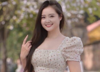 Đón sinh nhật tuổi 23, nữ MC “hớp hồn” người xem với nhan sắc trong trẻo, dịu dàng