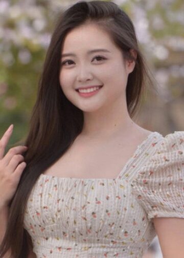 Đón sinh nhật tuổi 23, nữ MC “hớp hồn” người xem với nhan sắc trong trẻo, dịu dàng