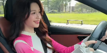 “Biến hình” thành siêu nhân để… lái xe, hot girl khiến người xem thích thú