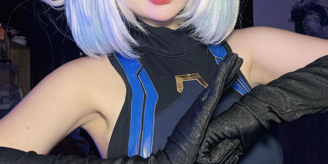 Biến hình để phát lì xì, nữ coser xinh đẹp khiến người xem không thể rời mắt